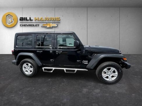 Used 2019 Jeep Wrangler Unlimited Sport S AWD/4WD image 4