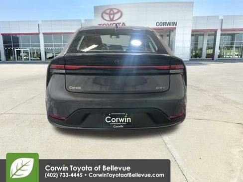 Used 2024 Toyota Prius LE image 4