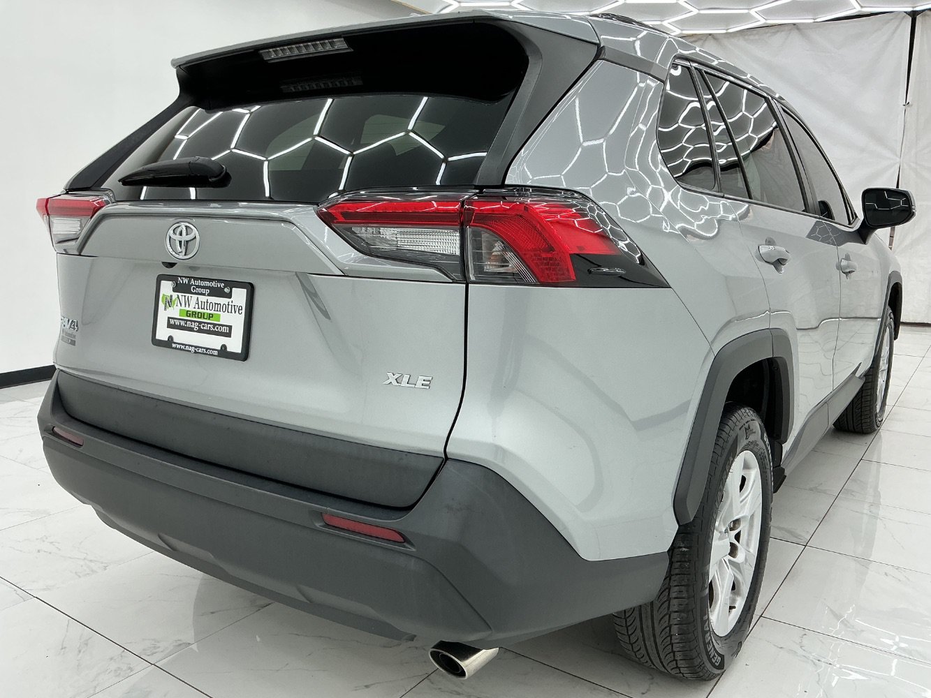 Used 2020 Toyota RAV4 XLE FWD image 8