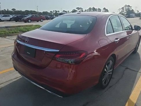 Used 2022 Mercedes-Benz E 350 Sedan image 3