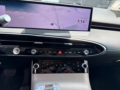 New 2026 Genesis GV70 2.5T Advanced AWD/4WD image 18