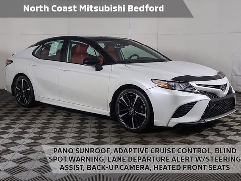 Used 2019 Toyota Camry XSE image 1