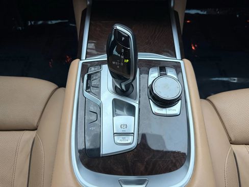 Used 2016 BMW 750i xDrive AWD/4WD image 41
