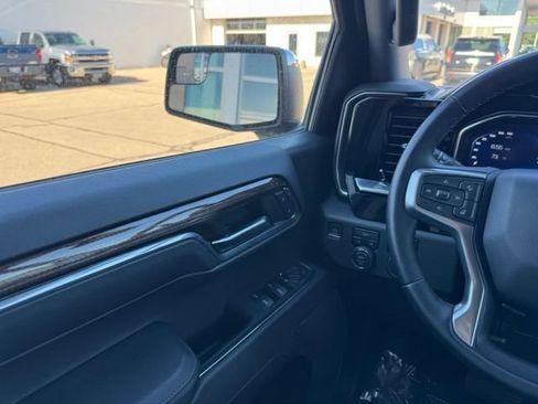 Used 2023 Chevrolet Silverado 1500 LT AWD/4WD image 26
