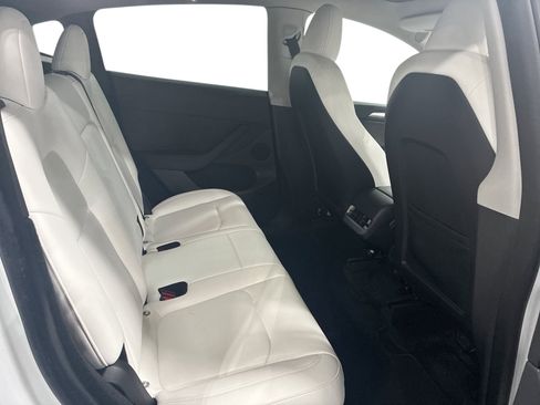 Certified 2023 Tesla Model Y Long Range AWD/4WD image 11
