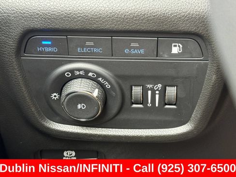 Used 2023 Jeep Grand Cherokee 4WD 4xe w/ Luxury Tech Group II image 43