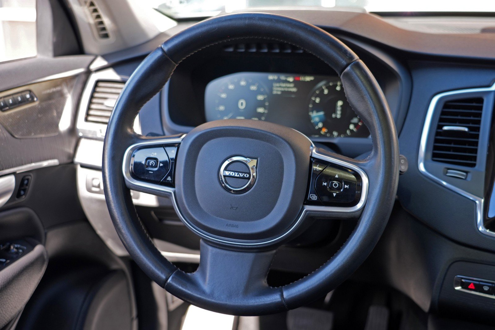 Used 2020 Volvo XC90 T6 Momentum AWD/4WD image 20