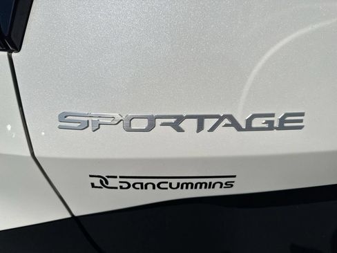 Used 2023 Kia Sportage LX AWD/4WD image 25