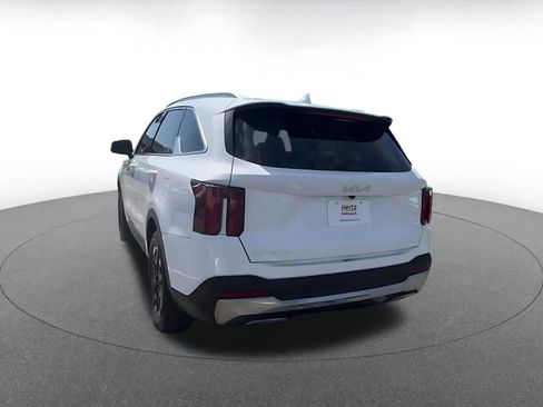 Used 2024 Kia Sorento S FWD image 11