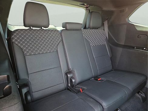 Used 2025 GMC Acadia Denali FWD image 11