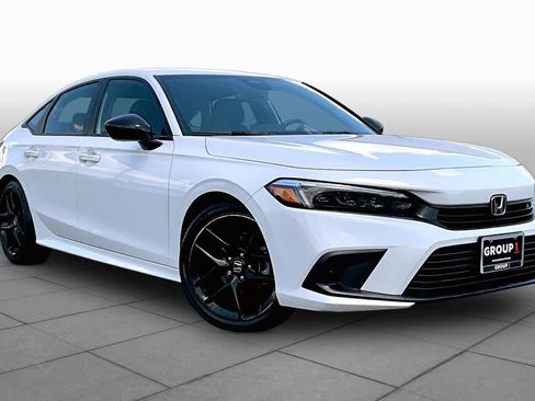 Used 2023 Honda Civic Sport image 3