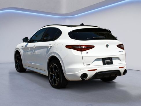 Used 2023 Alfa Romeo Stelvio Veloce AWD/4WD image 7