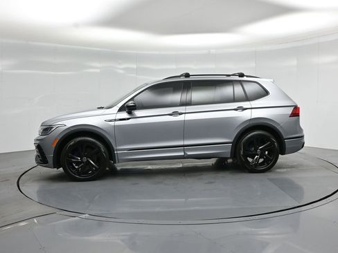 Used 2023 Volkswagen Tiguan SE R-Line image 25