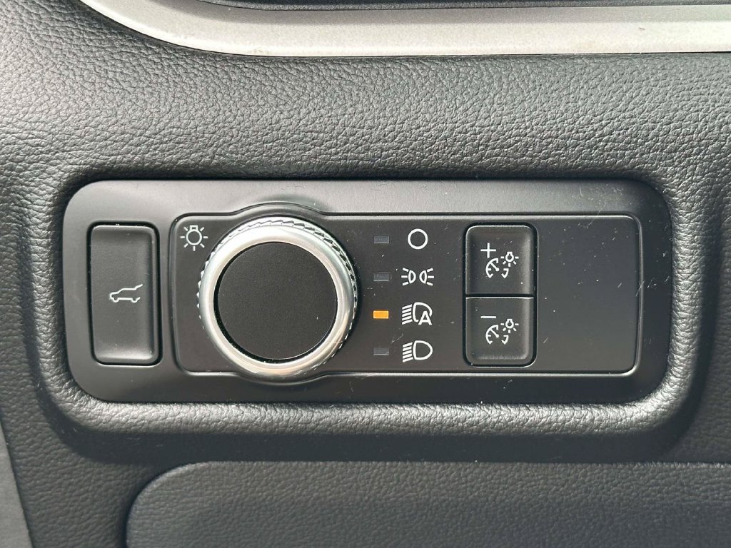 Certified 2023 Ford Explorer XLT RWD image 24