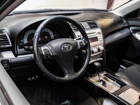 Used 2010 Toyota Camry SE FWD image 3