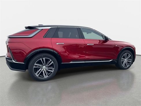 New 2025 Cadillac Lyriq Luxury image 5