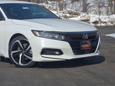Used 2018 Honda Accord Sport image 2