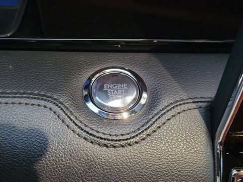 Used 2024 Lincoln Navigator Premiere AWD/4WD image 21