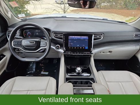 Used 2024 Jeep Wagoneer L Series II image 9