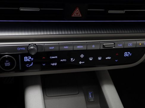 Used 2024 Hyundai Ioniq 6 Limited image 13