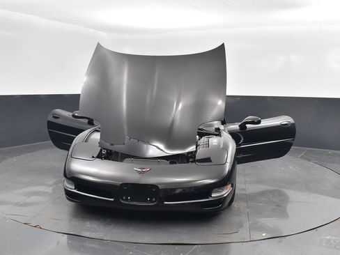 Used 2000 Chevrolet Corvette Base w/ Performance Handling Pkg image 41