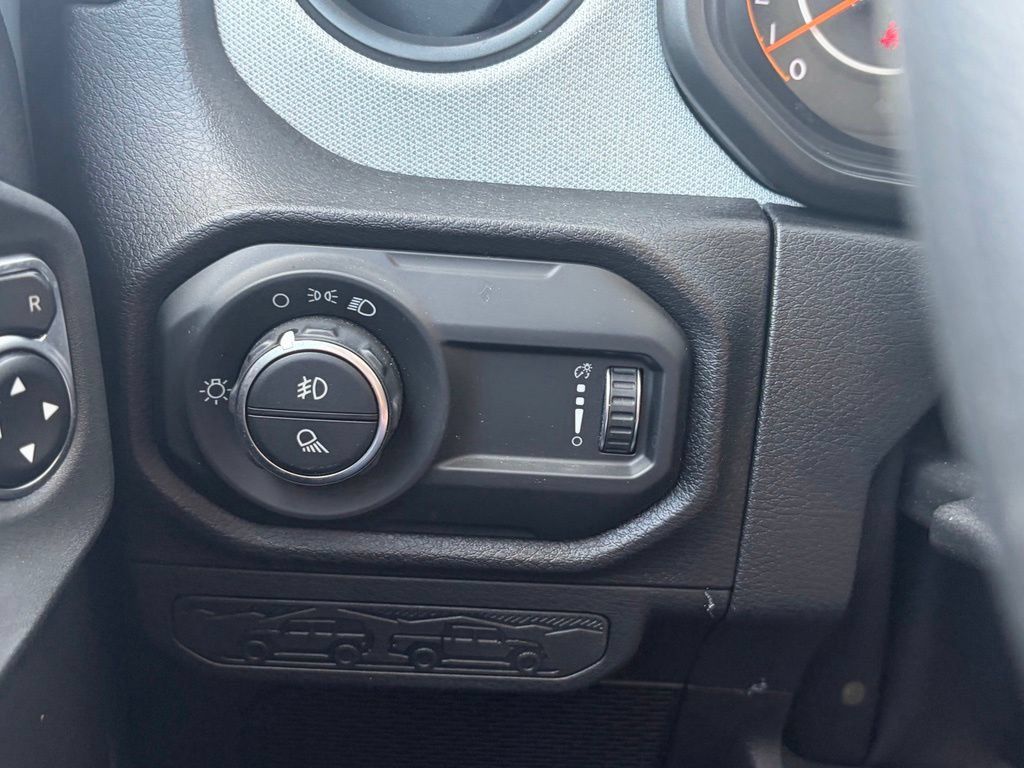 Certified 2024 Jeep Gladiator Sport AWD/4WD image 46