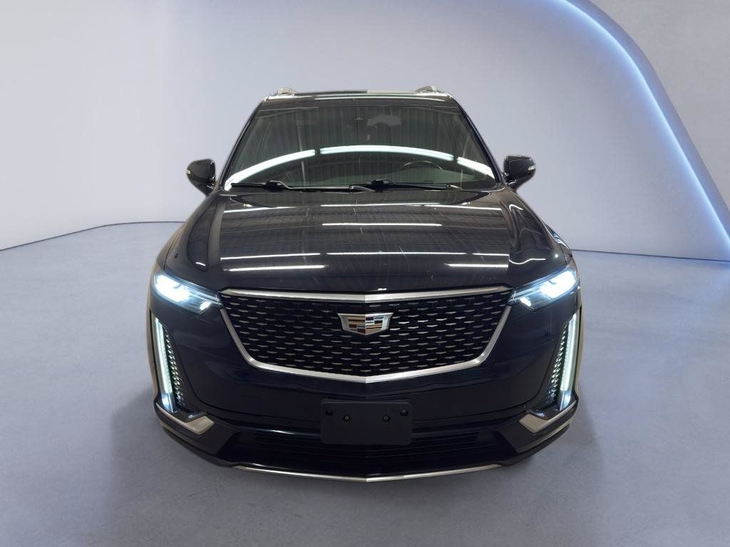 Used 2021 Cadillac XT6 Premium Luxury AWD/4WD image 2