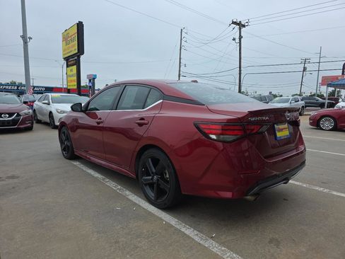 Used 2021 Nissan Sentra SR w/ Lighting Package FWD image 7