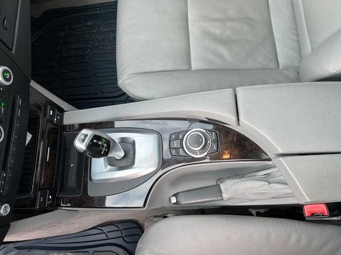 Used 2010 BMW 528i xDrive Sedan image 17