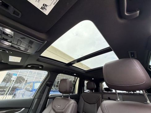 Certified 2024 Cadillac XT6 Premium Luxury FWD image 28