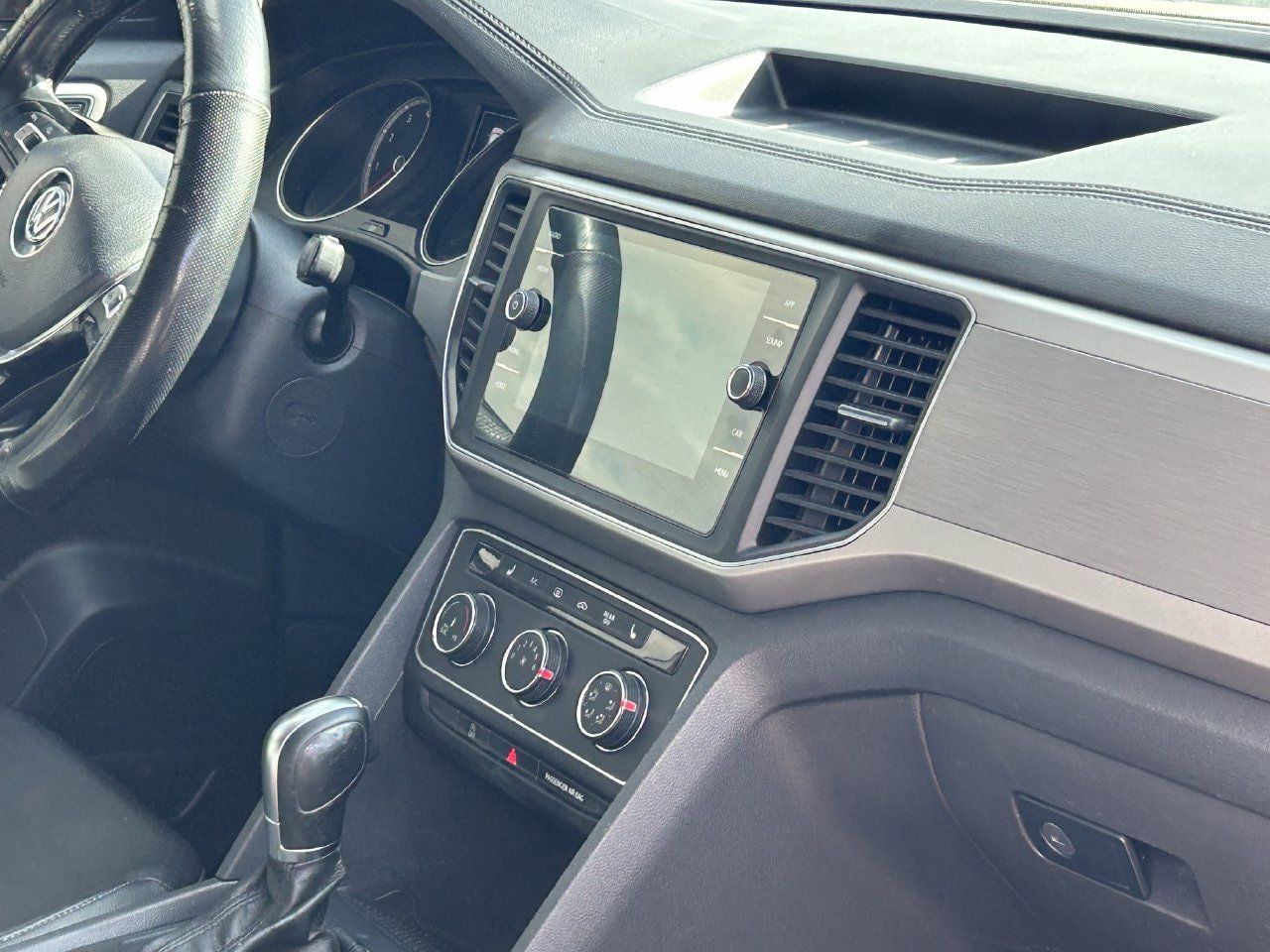 Used 2018 Volkswagen Atlas SE FWD image 11