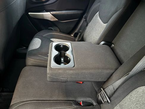 Used 2017 Jeep Cherokee Sport AWD/4WD image 22