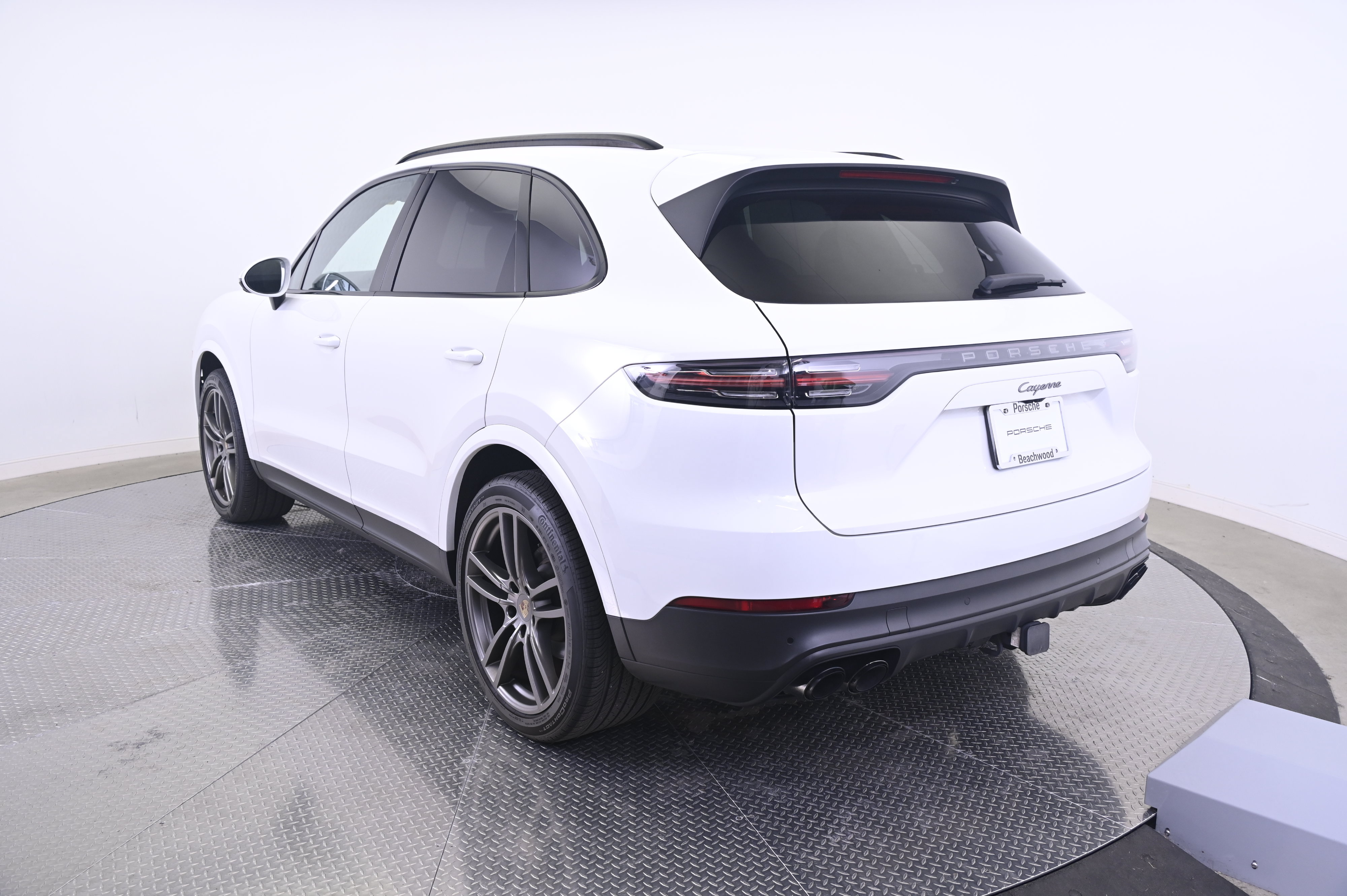 Certified 2022 Porsche Cayenne Platinum Edition AWD/4WD image 3