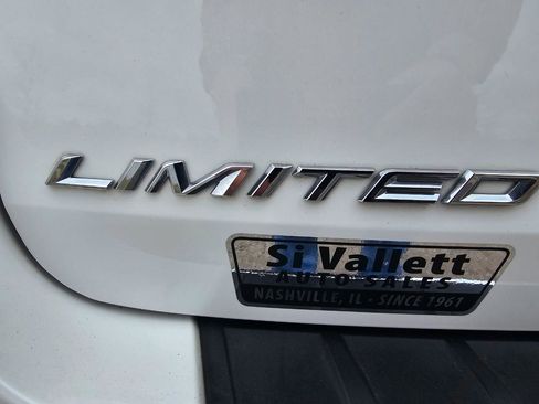 Used 2020 Ford Explorer Limited image 16