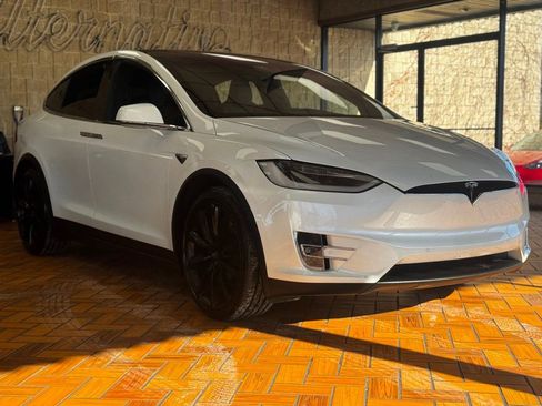 Used 2017 Tesla Model X 75D image 11