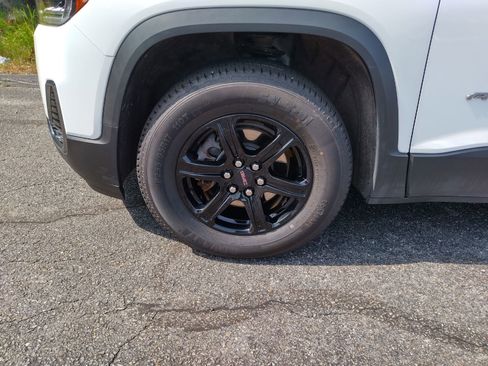 Used 2023 GMC Acadia AT4 w/ Technology Package image 6