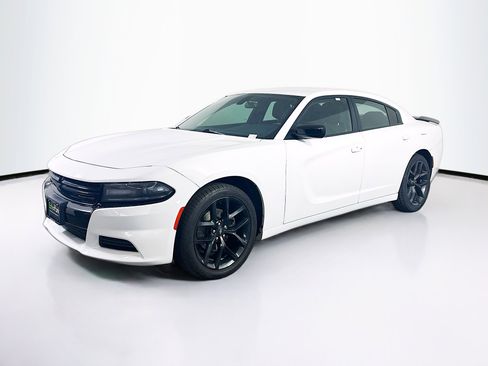 Used 2020 Dodge Charger SXT w/ Blacktop Package image 3