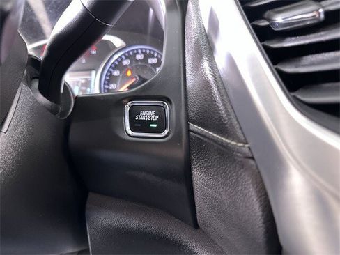 Used 2019 GMC Acadia SLT image 17