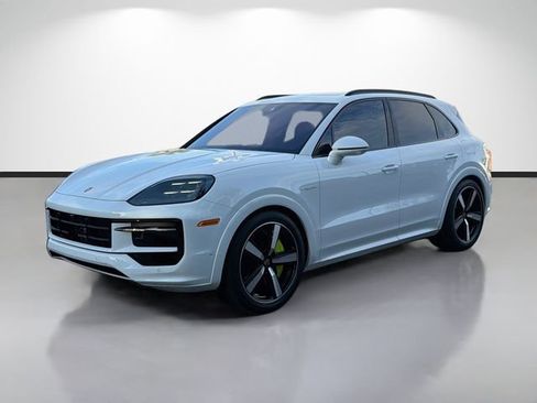 Used 2025 Porsche Cayenne S AWD/4WD image 7
