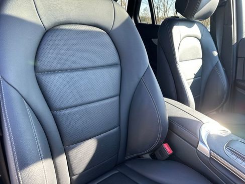 Used 2022 Mercedes-Benz GLC 300 GLC 300 image 36