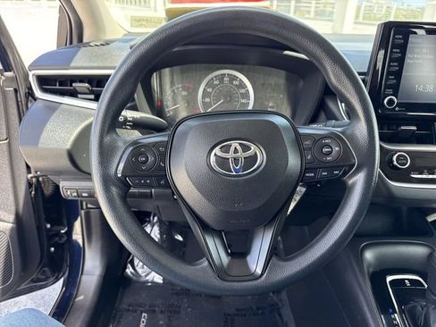 Used 2022 Toyota Corolla LE FWD image 14