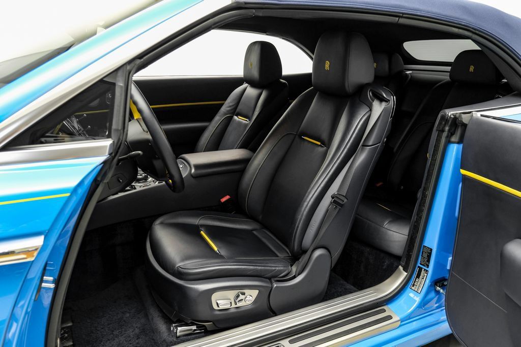 Used 2021 Rolls-Royce Dawn RWD image 38