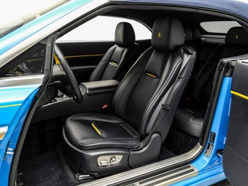 Used 2021 Rolls-Royce Dawn RWD image 38