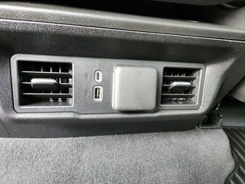 Certified 2025 Chevrolet Silverado 1500 LT image 28