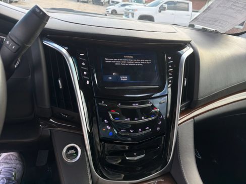 Used 2020 Cadillac Escalade Luxury AWD/4WD image 20
