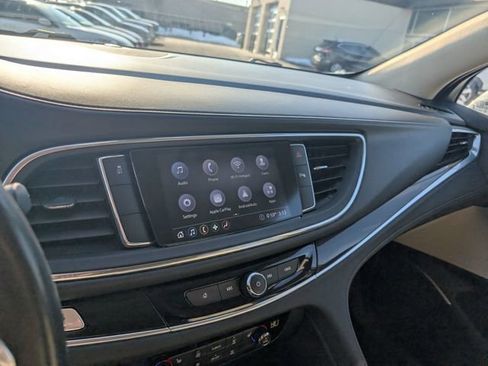 Used 2020 Buick Enclave Essence image 20