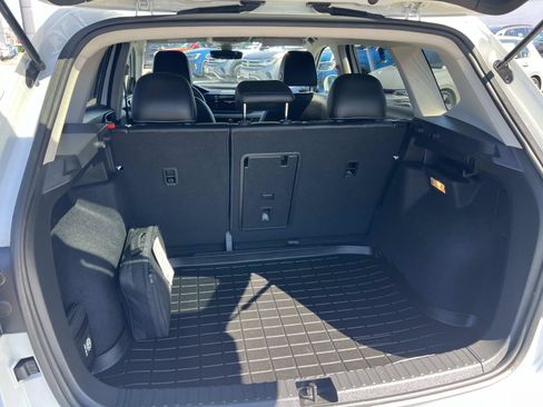 Certified 2023 Volkswagen Taos SE w/ Black Wheel Package FWD image 22