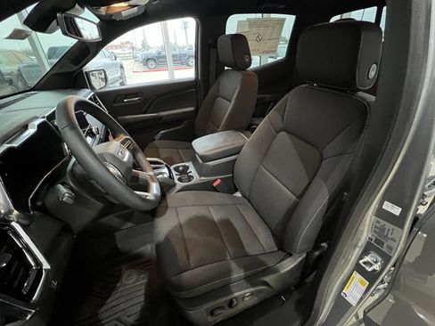 New 2025 GMC Canyon Elevation w/ Convenience Package image 16