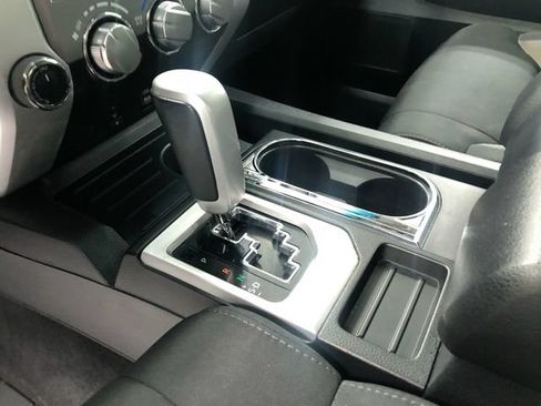 Used 2017 Toyota Tundra SR5 AWD/4WD image 26