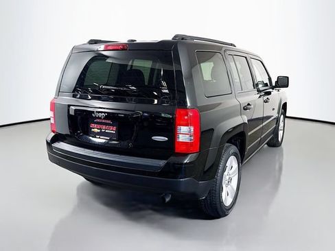 Used 2015 Jeep Patriot Latitude FWD image 6
